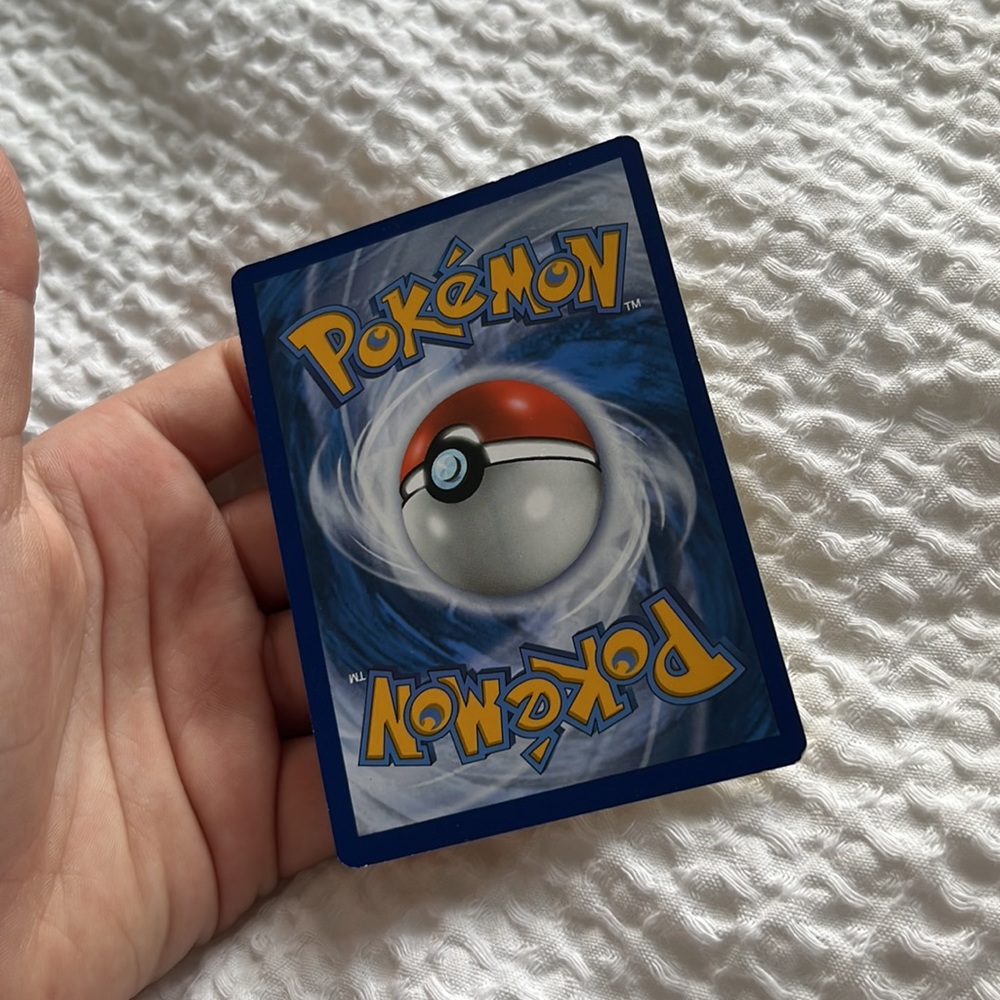 First edition Riachu Hollow Pokémon Card - Picture 8 of 8